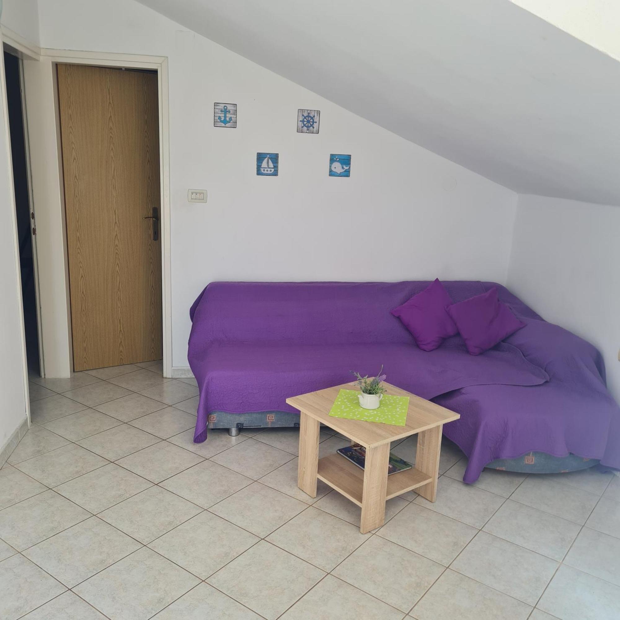Apartment Karuza Rukavac ヴィス 部屋 写真